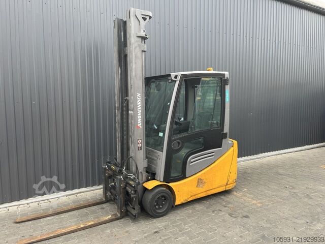 Electric 3-wheel forklift Jungheinrich EFG220