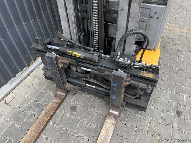 Electric 3-wheel forklift Jungheinrich EFG220