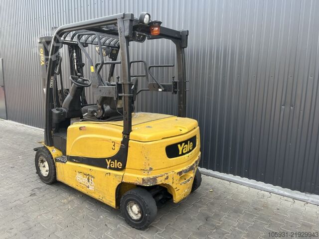 Electric 4-wheel forklift Yale ERP25VL