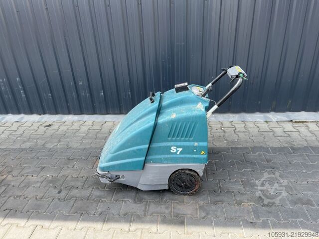 Kehrmaschinen Tennant S7
