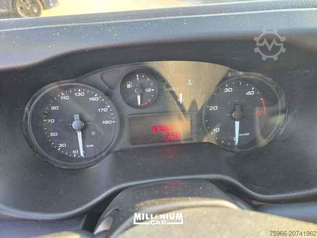 Izotermisches Kühlfahrzeugisotherme Kühltransporter Iveco 35-14 (2019) CELLA 3,70 ATP 2028