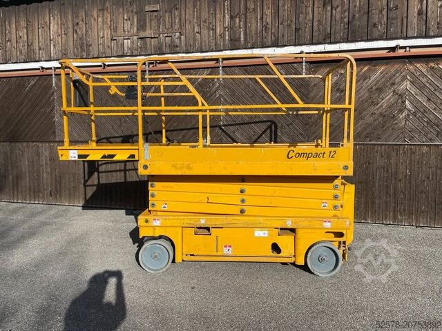 Scherenhebebühne Haulotte Compact 12