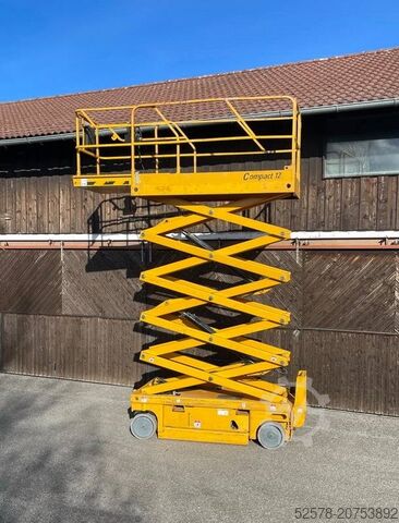 Scherenhebebühne Haulotte Compact 12