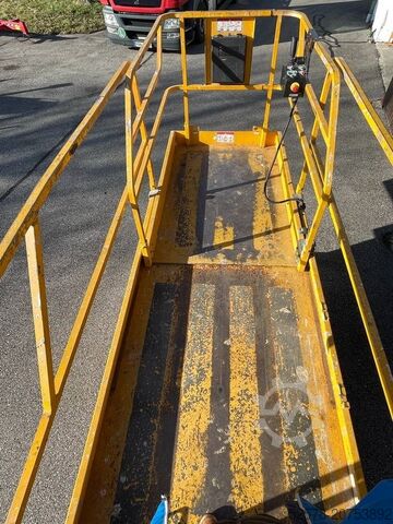 Scherenhebebühne Haulotte Compact 12