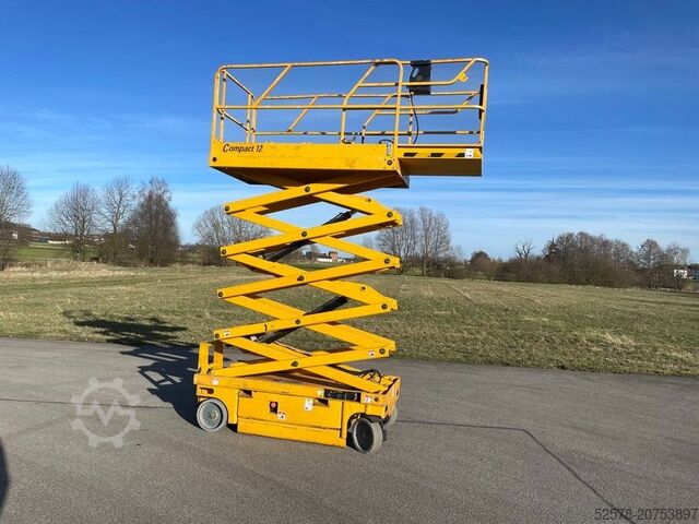 Scherenhebebühne Haulotte Compact 12
