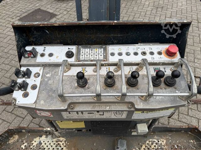 Teleskopbühne Aichi SR 14 CJM