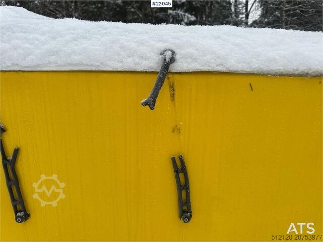 Vama salt/sand spreader. Lightly used! Vama salt/sand spreader. Lightly used!