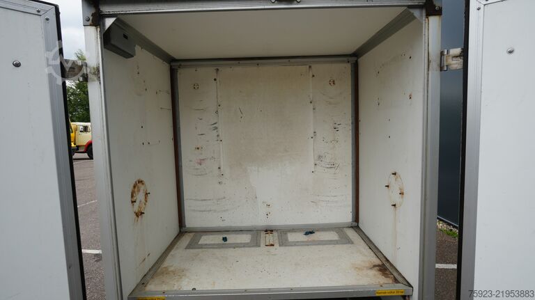 Suitcase Hapert 2 axle closed box