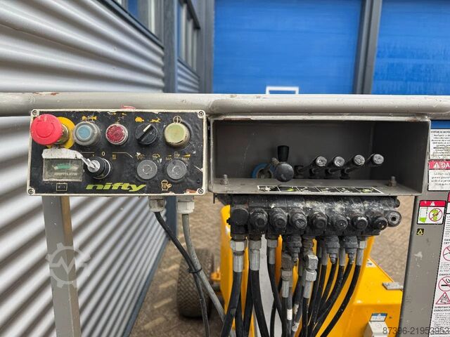 Articulated boom lift Niftylift HR12NE Hoogwerker Knikarmhoogwerker