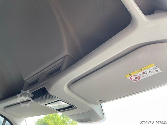 High top van VW Crafter 35 L4H3 AHK RFK oh. Schäden
