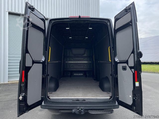 Kastenwagen hoch VOLKSWAGEN Crafter 35 L4H3 NAVI AHK RFK oh. Schäden