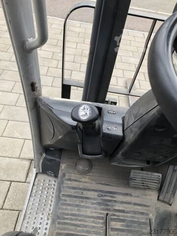 Electric - 3 wheels Still RX20-15