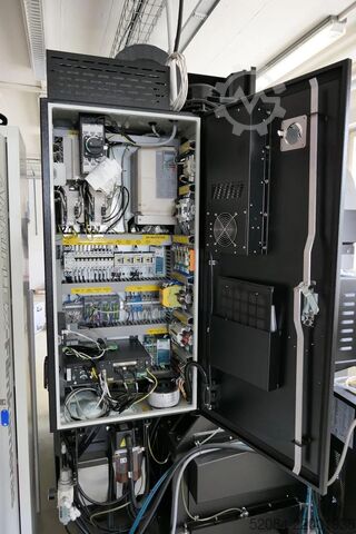 Vertikales 3-Achsen Bearbeitungszentrum HURCO VM 10 i