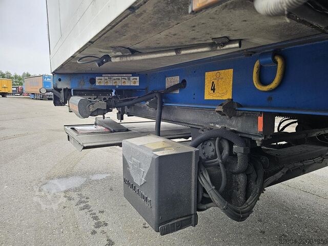 Refrigerated/freezer transport KRONE SD | FRIGE TRAILER WITH CARRIER |  AND LOADING ...
