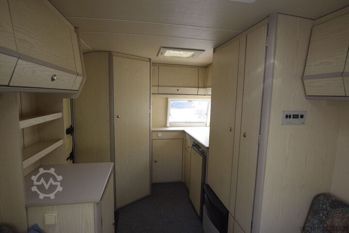 Wohnwagen AVENTO 420 TLH Exclusief mit Vorzelt