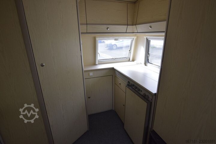 Wohnwagen AVENTO 420 TLH Exclusief mit Vorzelt