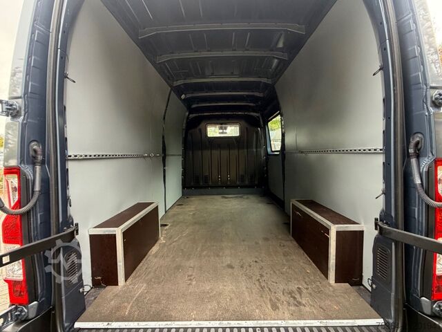 Panel van RENAULT Master 2,3 Dci Kasten L3H2 9.000 km Wie Neu!!
