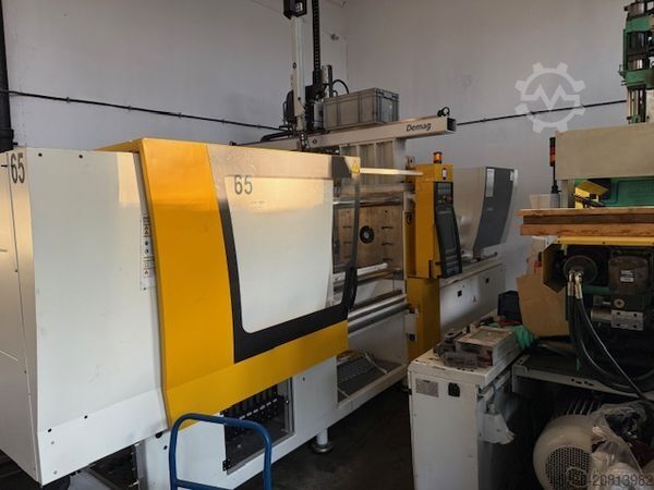 Injection molding machine ENGEL e-max 440/180