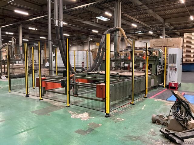 The Meyer CNC panel sawing machine De Meyer 