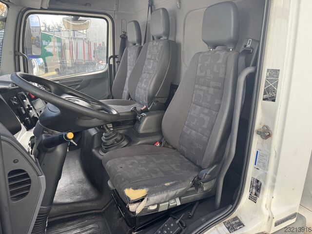 Box truck MERCEDES-BENZ Atego 1222 L 7m Koffer LBW 1.5t Klima