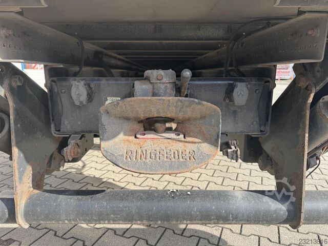 Box truck MERCEDES-BENZ Atego 1222 L 7m Koffer LBW 1.5t Klima