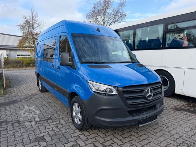 High top van MERCEDES-BENZ Sprinter 319 CDI V6 Automatik Klima LED AHK