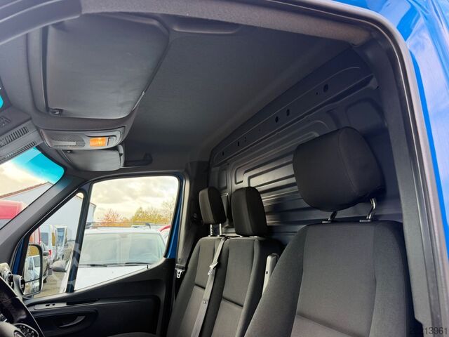High top van MERCEDES-BENZ Sprinter 319 CDI V6 Automatik Klima LED AHK