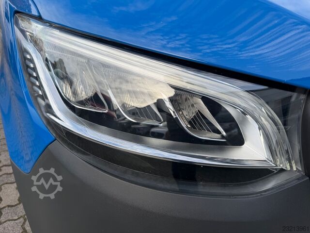 High top van MERCEDES-BENZ Sprinter 319 CDI V6 Automatik Klima LED AHK