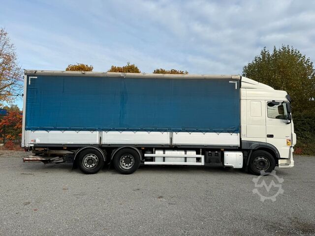 Flatbed truck with tarp DAF XF480 / Retarder / 6x2