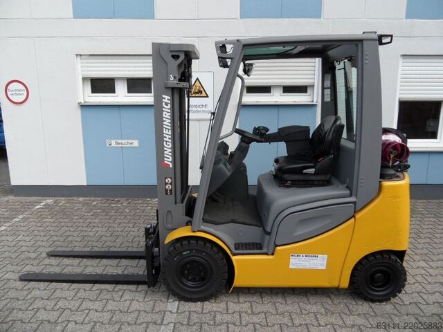Treibgasstapler Jungheinrich TFG 316s - Triplex - Wetterschutz