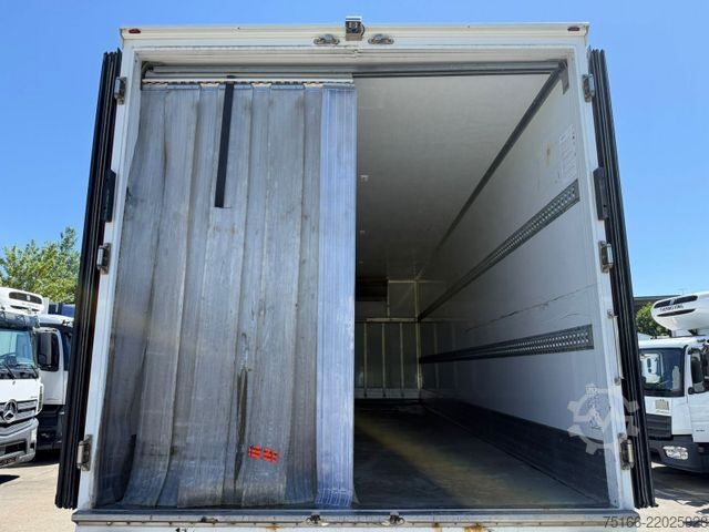 Refrigerated truck MERCEDES-BENZ ATEGO 1527 L Kühlkoffer 7,40 m LBW 1,5 T*THERMO