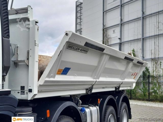 Tipper truck IVECO X-WAY 480 8X4/4 Meiller Bordmatik Intarder AHK