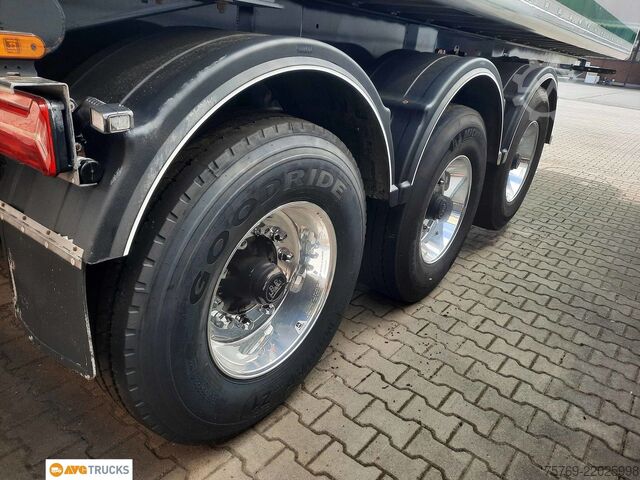 Tipper semitrailer CARNEHL Alu-Kipper 31 cbm e-Schiebeverdeck Lift Alu