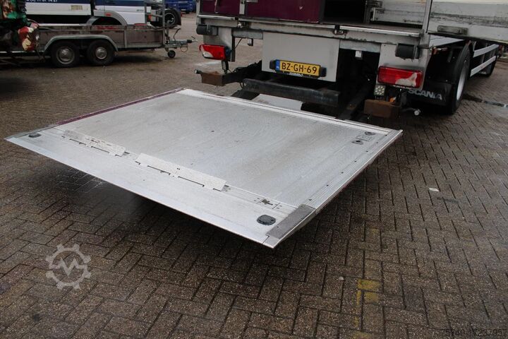 Kühl-/Tiefkühltransport Scania P230 + CARRIER + euro 5