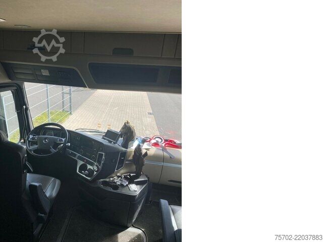 Van Mercedes-Benz Actros 2551 5-6 Pferde, Popout, Automatik, WoMo