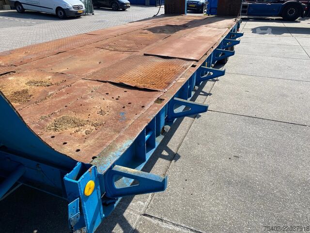 Semi low loader Fruehauf / Hydraulic Ramps / 32 Ton