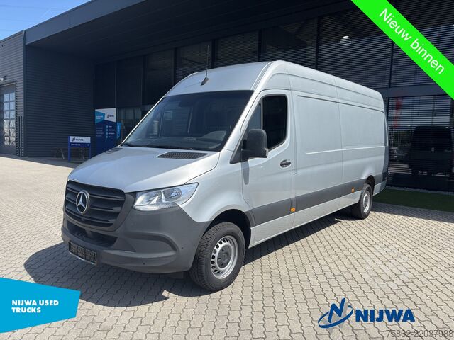 High-roof van Mercedes-Benz Sprinter 317 L3H2 Navigatie + Achteruitrijcamera
