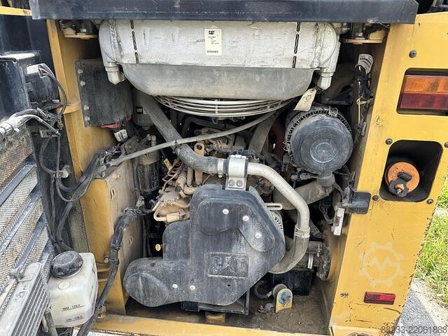 Crawler loader CAT 239D