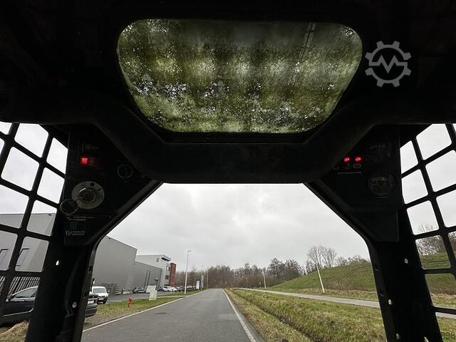 Loader Bobcat S70