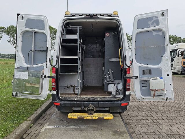 High-roof van MERCEDES-BENZ SPRINTER 519 L2H2 V6 3.0Ltr Airco