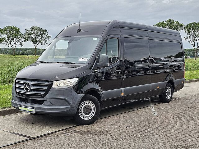 High-roof van MERCEDES-BENZ SPRINTER
