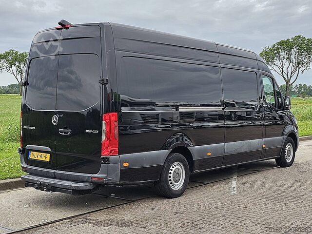 High-roof van MERCEDES-BENZ SPRINTER