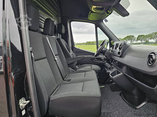 High-roof van MERCEDES-BENZ SPRINTER