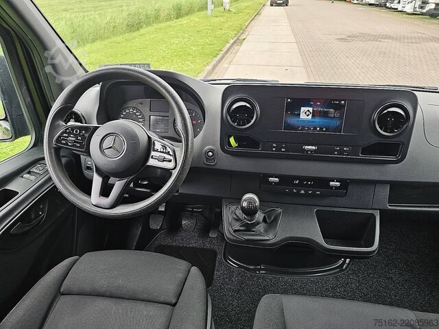 High-roof van MERCEDES-BENZ SPRINTER