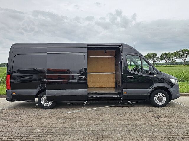 High-roof van MERCEDES-BENZ SPRINTER