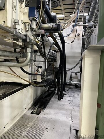 Injection Molding Machine KraussMaffei KM 420-4300 CX