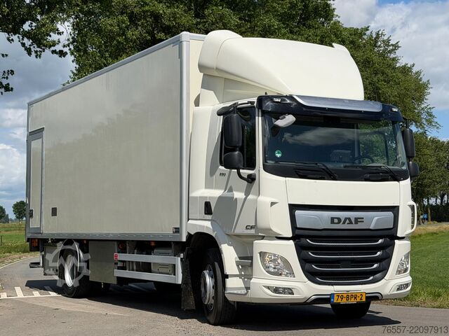 Suitcase DAF CF 290 CF290.18 EURO6 2020.  Bakwagen met Laadk...
