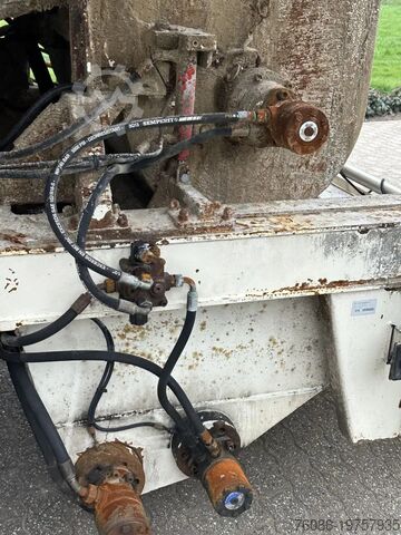 Concrete pump MCM NO BREMAT/MC MACHINES ANHYDRIET TRAILER!!SELF L...