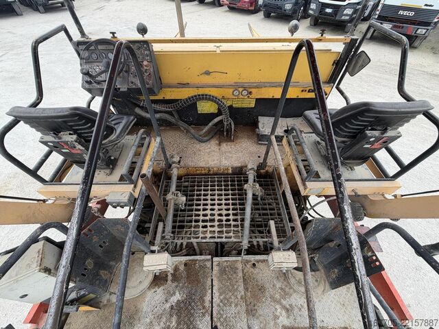 Wheeled asphalt paver Dynapac F121-6W