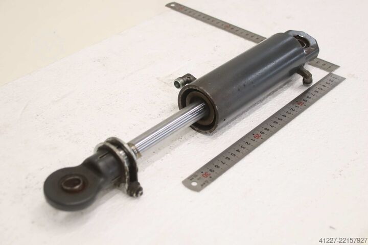 Hydraulic cylinder Still 3341432170  Hub 50 mm